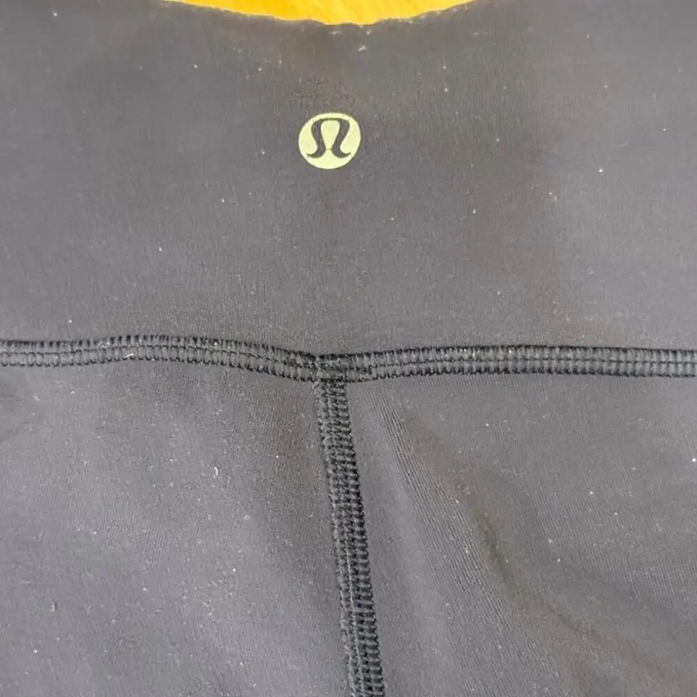 Lululemon Reversible Crop Leggings Size 6 Black Navy Yoga Pants Reversible